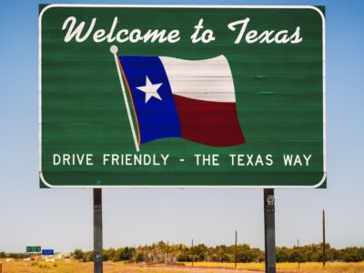 ¿Qué pasa con mi estatus migratorio si me mudo a otro estado en Estados Unidos?