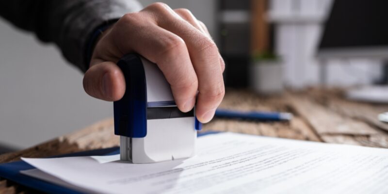 ¿Qué documentos necesito para solicitar el permiso de trabajo en EE.UU.?